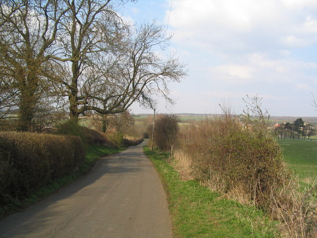 Country road approaching Sudborough from the south