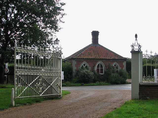 Gatehouse on the corner of The Street
