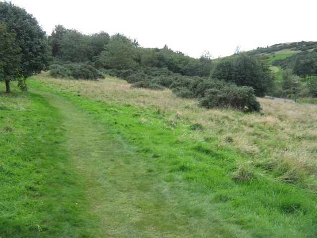 Path near the entrance to Hillend Country Park